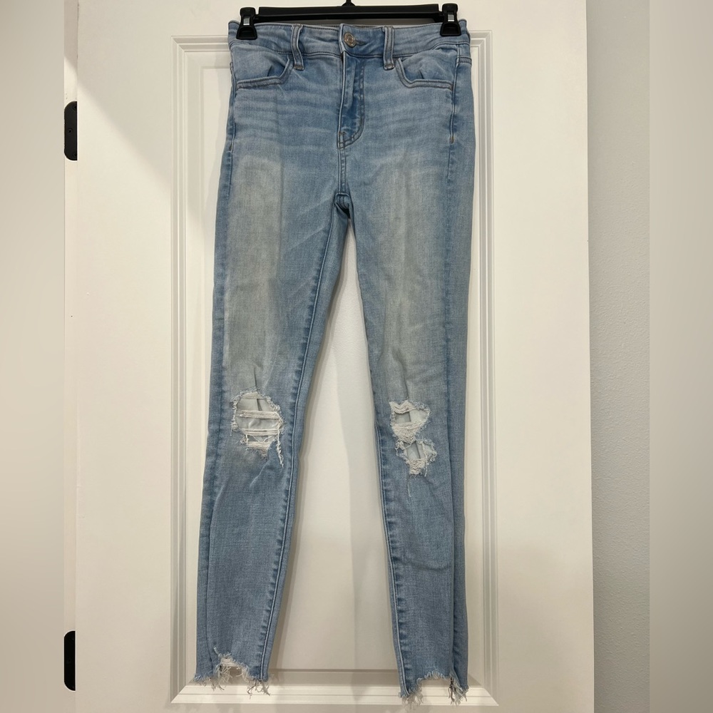 American Eagle Distressed Skinny jeans